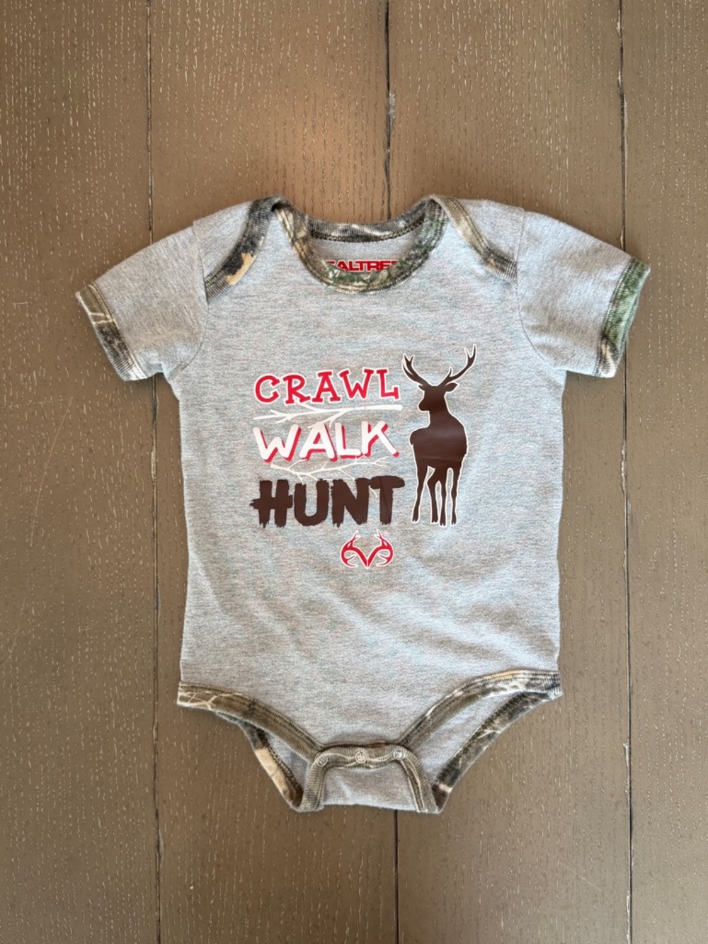 Realtree Infant Boys’ Camouflage “Crawl Walk Hunt” Deer Onesie • Size 12M